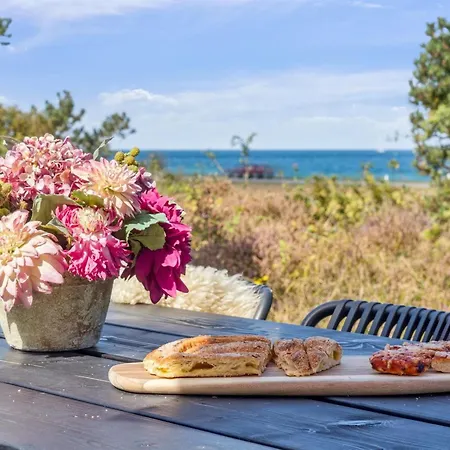 Kaj - 75m From The Sea By Interhome