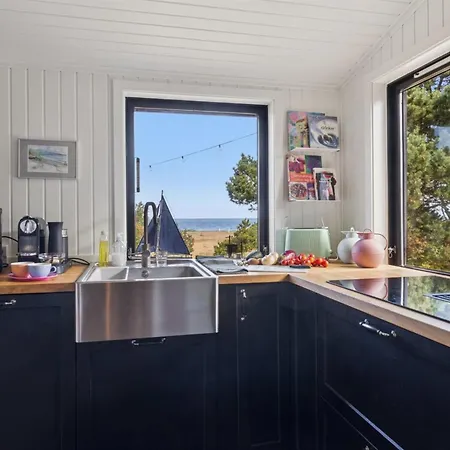 Kaj - 75m From The Sea By Interhome