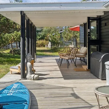 Kaj - 75m From The Sea By Interhome